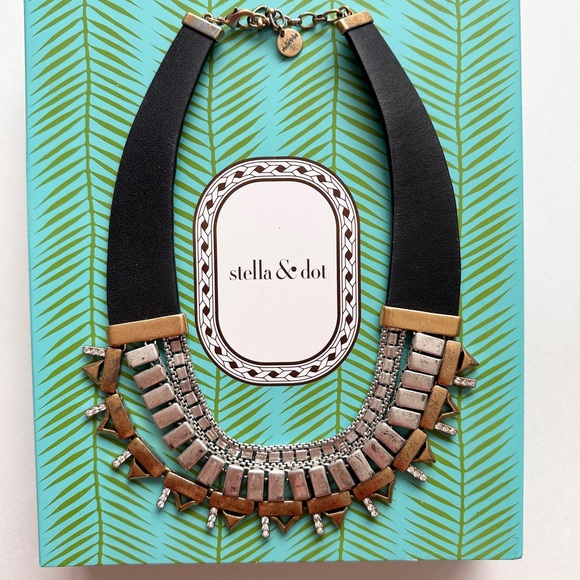 Stella and Dot Natalie Reversible Statement Necklace - Picture 2 of 4